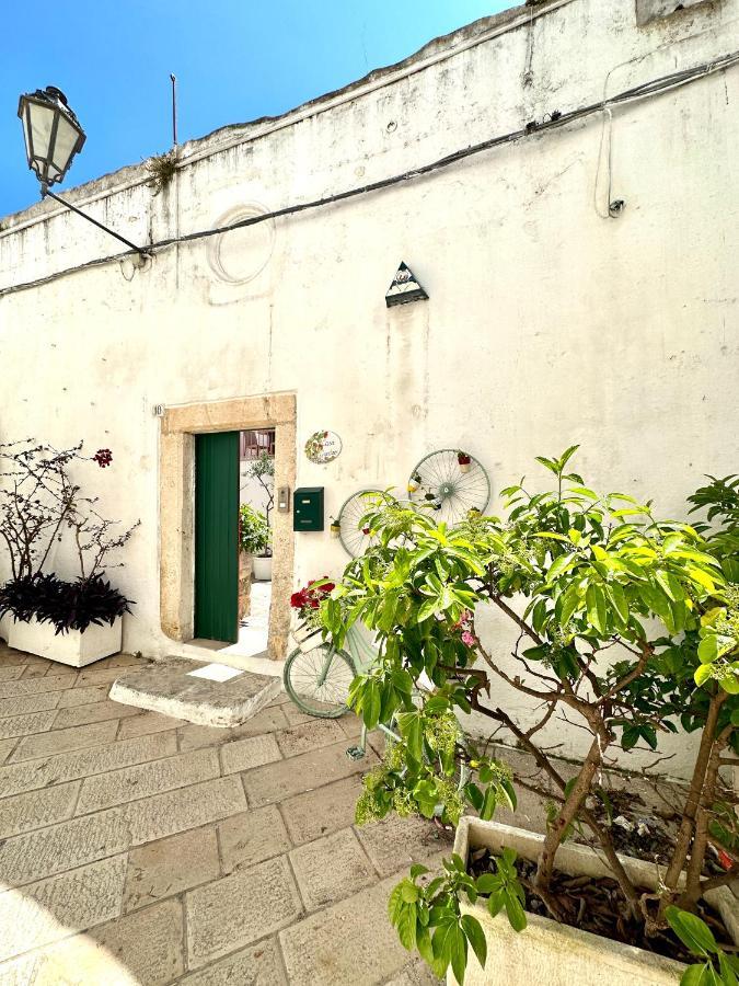 オストゥーニ Casa Giardinoヴィラ エクステリア 写真